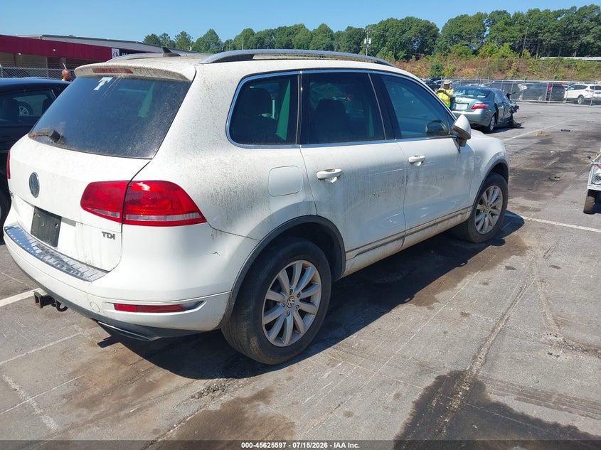 2012 Volkswagen Touareg VIN WVGFK9BP6CD004713 IAAI salvage auction — NORMAL WEAR, Clear (North Carolina), sold $200 on 2026-07-30 (photo 4)