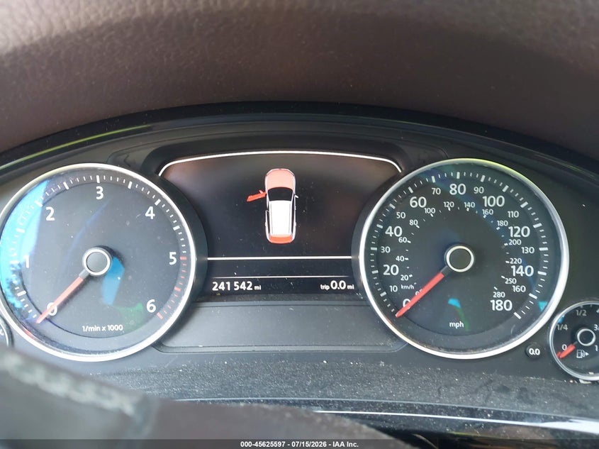 2012 Volkswagen Touareg VIN WVGFK9BP6CD004713 IAAI salvage auction — NORMAL WEAR, Clear (North Carolina), sold $200 on 2026-07-30 (photo 7)