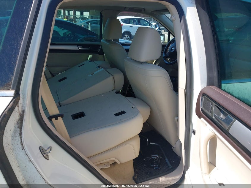 2012 Volkswagen Touareg VIN WVGFK9BP6CD004713 IAAI salvage auction — NORMAL WEAR, Clear (North Carolina), sold $200 on 2026-07-30 (photo 8)