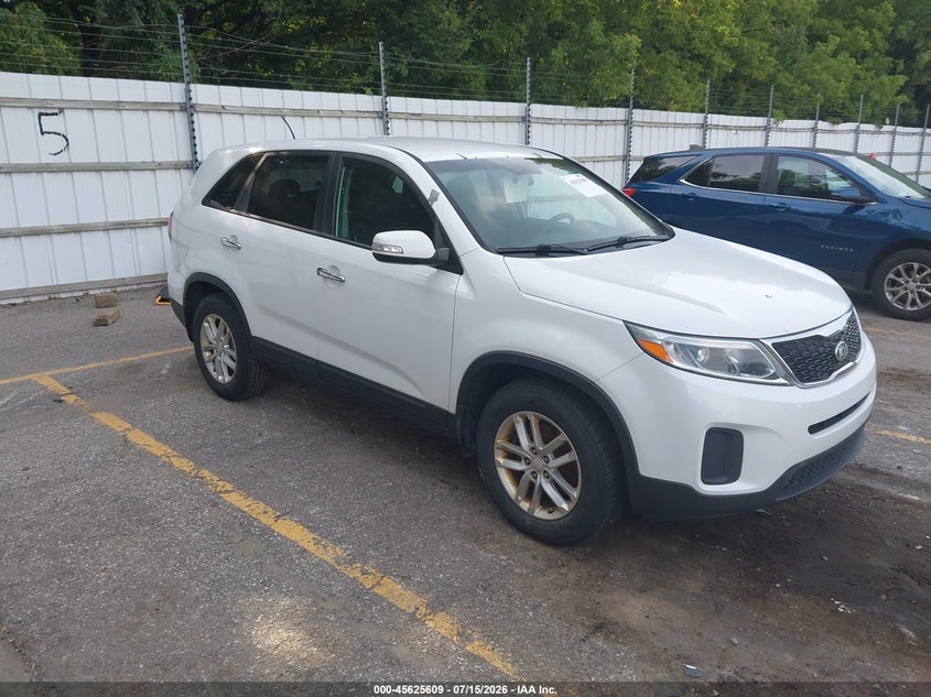 2015 Kia Sorento VIN 5XYKT3A62FG583159 IAAI salvage auction — NORMAL WEAR, Clear (Michigan), sold $775 on 2026-07-20 (photo 1)
