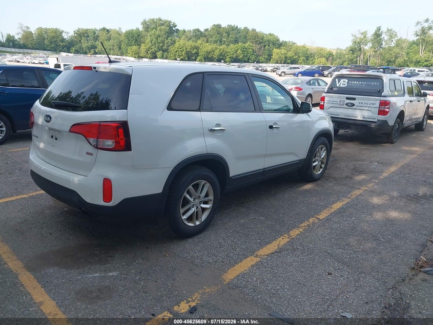 2015 Kia Sorento VIN 5XYKT3A62FG583159 IAAI salvage auction — NORMAL WEAR, Clear (Michigan), sold $775 on 2026-07-20 (photo 4)