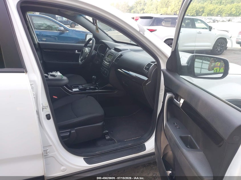 2015 Kia Sorento VIN 5XYKT3A62FG583159 IAAI salvage auction — NORMAL WEAR, Clear (Michigan), sold $775 on 2026-07-20 (photo 5)