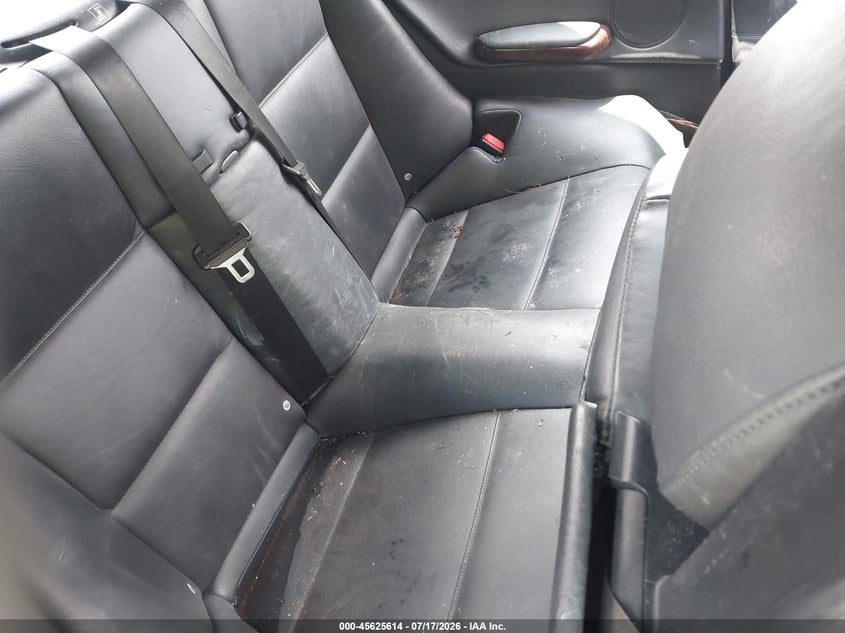 2005 BMW 3 series VIN WBABW53405PL52915 IAAI salvage auction — NORMAL WEAR, Repossession Paperwork (Georgia), sold $375 on 2026-08-18 (photo 8)