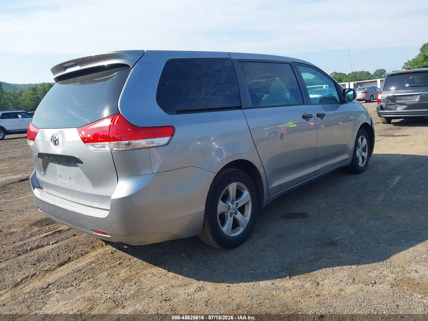 2012 Toyota Sienna VIN 5TDZK3DC7CS197466 IAAI salvage auction — NORMAL WEAR, Clear (New Jersey), sold $1,150 on 2026-07-23 (photo 4)