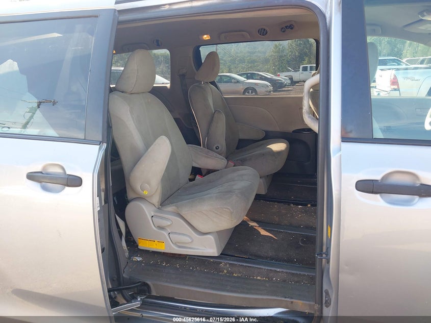 2012 Toyota Sienna VIN 5TDZK3DC7CS197466 IAAI salvage auction — NORMAL WEAR, Clear (New Jersey), sold $1,150 on 2026-07-23 (photo 8)