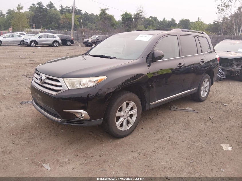 2013 Toyota Highlander VIN 5TDBK3EH7DS199439 IAAI salvage auction — WATER/FLOOD, Clear (Massachusetts), sold $3,150 on 2026-07-31 (photo 2)
