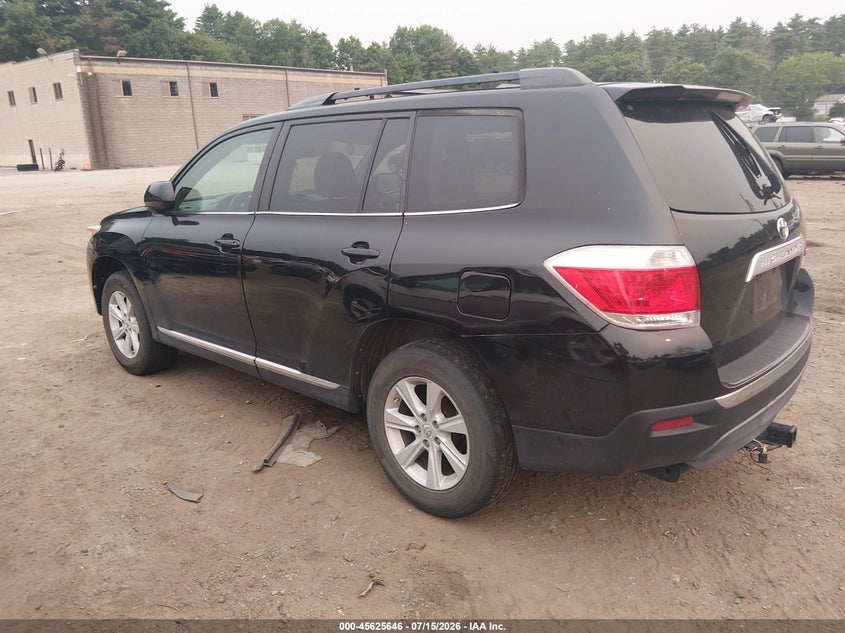 2013 Toyota Highlander VIN 5TDBK3EH7DS199439 IAAI salvage auction — WATER/FLOOD, Clear (Massachusetts), sold $3,150 on 2026-07-31 (photo 3)