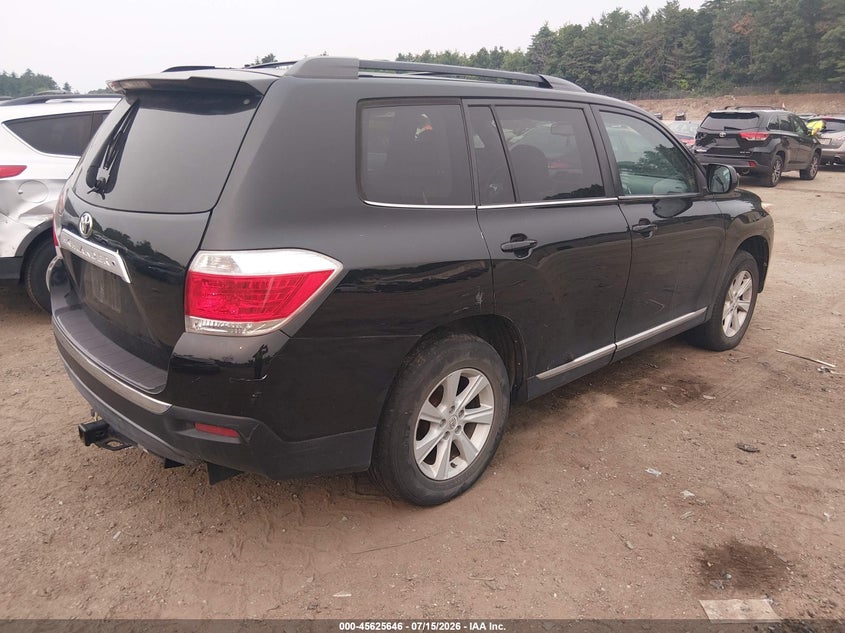 2013 Toyota Highlander VIN 5TDBK3EH7DS199439 IAAI salvage auction — WATER/FLOOD, Clear (Massachusetts), sold $3,150 on 2026-07-31 (photo 4)