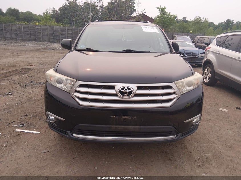 2013 Toyota Highlander VIN 5TDBK3EH7DS199439 IAAI salvage auction — WATER/FLOOD, Clear (Massachusetts), sold $3,150 on 2026-07-31 (photo 6)