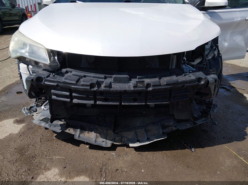 2015 Toyota Camry VIN 4T1BF1FKXFU072469 IAAI salvage auction — FRONT END, Salvage Title, sold $2,200 on 2026-08-05 (photo 6)