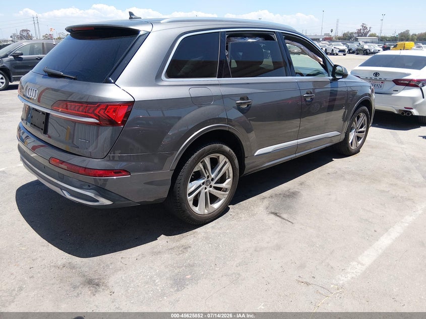 2020 Audi Q7 VIN WA1AJAF75LD009585 IAAI salvage auction — SIDE, Salvage Title, sold $13,700 on 2026-08-07 (photo 4)