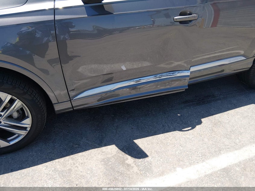 2020 Audi Q7 VIN WA1AJAF75LD009585 IAAI salvage auction — SIDE, Salvage Title, sold $13,700 on 2026-08-07 (photo 6)