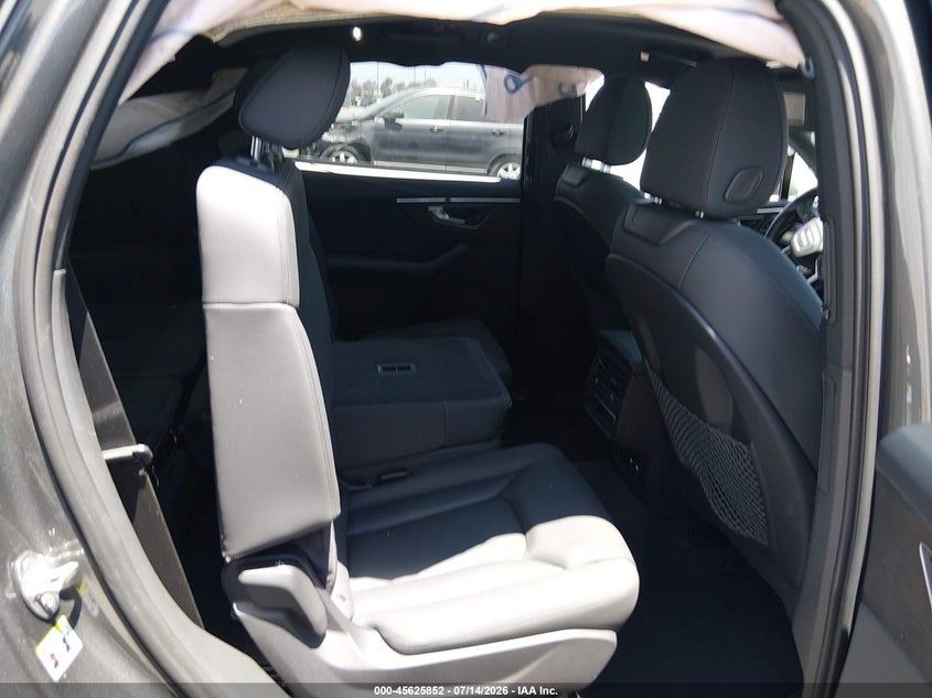 2020 Audi Q7 VIN WA1AJAF75LD009585 IAAI salvage auction — SIDE, Salvage Title, sold $13,700 on 2026-08-07 (photo 8)