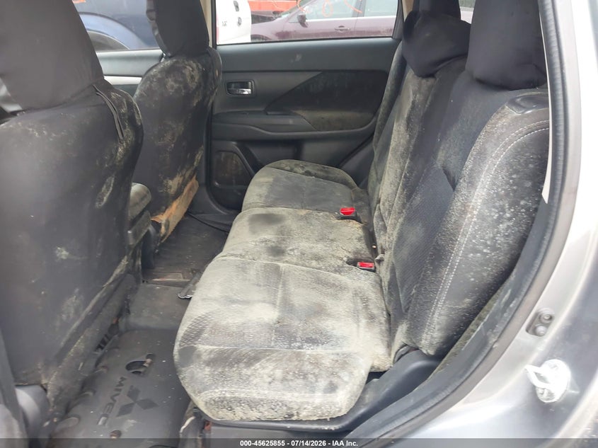 2016 Mitsubishi Outlander VIN JA4AZ3A3XGZ030644 IAAI salvage auction — NORMAL WEAR, Original (Maine), sold $1,150 on 2026-07-20 (photo 6)