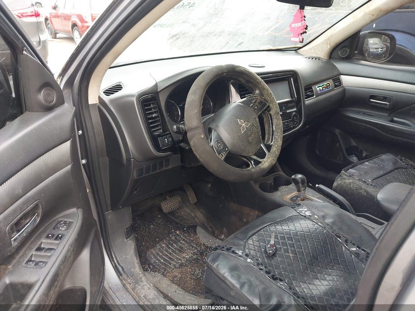 2016 Mitsubishi Outlander VIN JA4AZ3A3XGZ030644 IAAI salvage auction — NORMAL WEAR, Original (Maine), sold $1,150 on 2026-07-20 (photo 5)