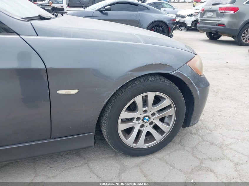 2007 BMW 3 series VIN WBAVC53567FZ78041 IAAI salvage auction — WATER/FLOOD, Salvage (California), sold $625 on 2026-07-31 (photo 6)