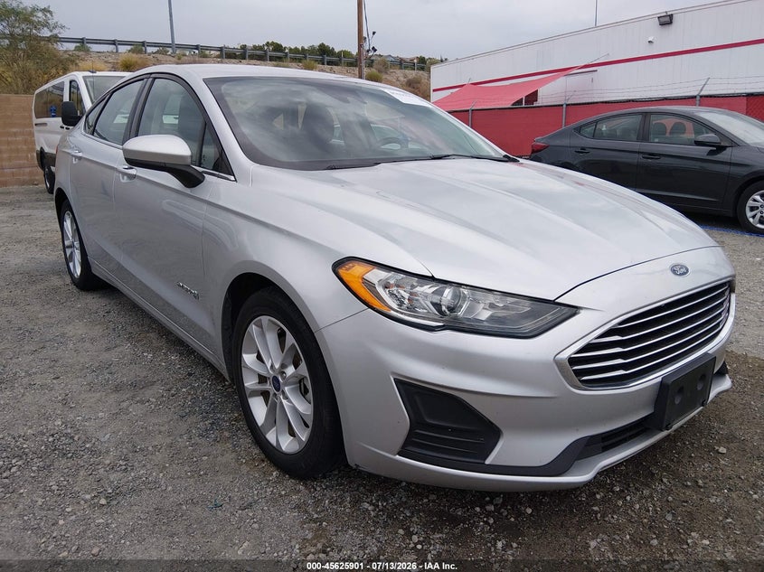 2019 Ford Fusion VIN 3FA6P0LUXKR274657 — IAAI salvage auction photo