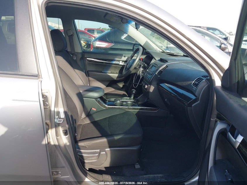 2015 Kia Sorento VIN 5XYKT3A61FG630827 IAAI salvage auction — NORMAL WEAR, Original (Texas), sold $1,050 on 2026-07-28 (photo 5)