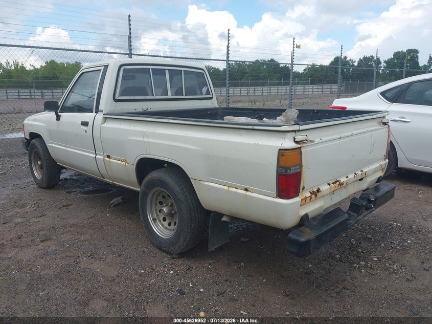 1985 Toyota Pickup VIN JT4RN50R3F0088989 IAAI salvage auction — NORMAL WEAR, Clear (North Carolina), sold $2,050 on 2026-07-29 (photo 3)