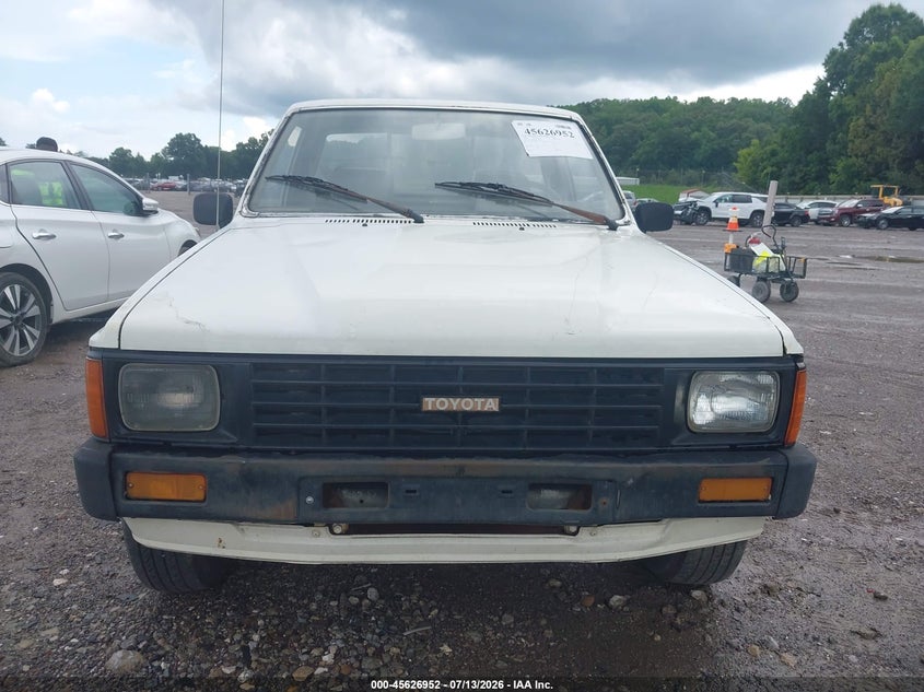 1985 Toyota Pickup VIN JT4RN50R3F0088989 IAAI salvage auction — NORMAL WEAR, Clear (North Carolina), sold $2,050 on 2026-07-29 (photo 6)