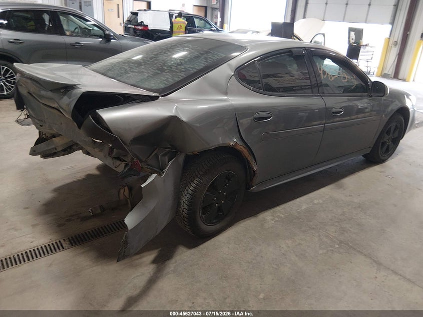 2007 Pontiac Grand prix VIN 2G2WP552171196806 IAAI salvage auction — REAR END, Salvage (North Dakota), sold $200 on 2026-08-01 (photo 4)