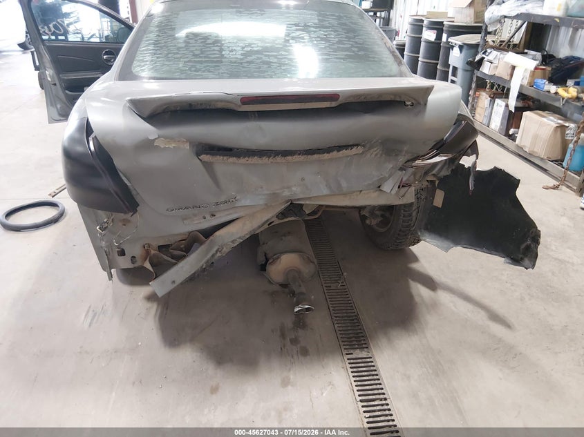 2007 Pontiac Grand prix VIN 2G2WP552171196806 IAAI salvage auction — REAR END, Salvage (North Dakota), sold $200 on 2026-08-01 (photo 6)