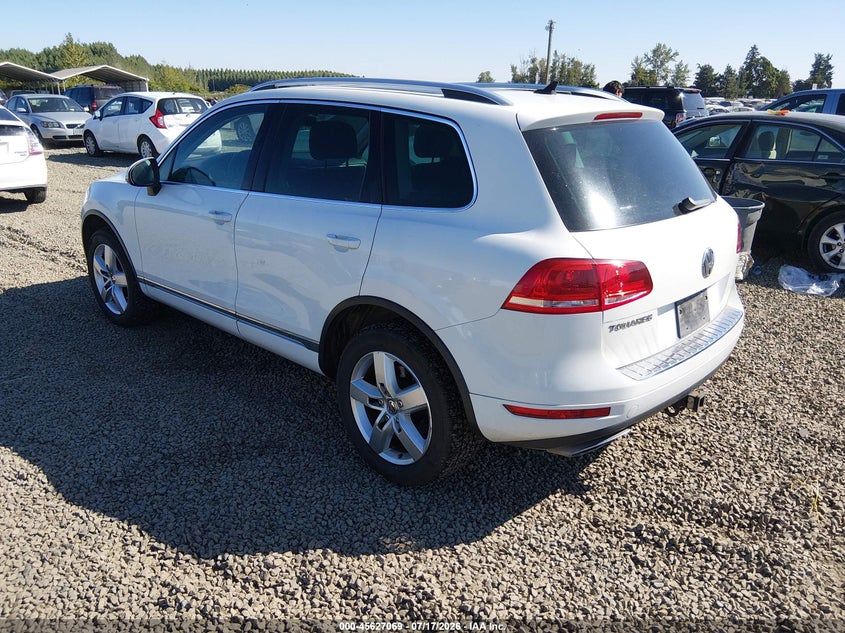 2014 Volkswagen Touareg VIN WVGEP9BP8ED014692 IAAI salvage auction — NORMAL WEAR, Peddle Clear Public-Restricted (Oregon), sold $525 on 2026-07-29 (photo 3)