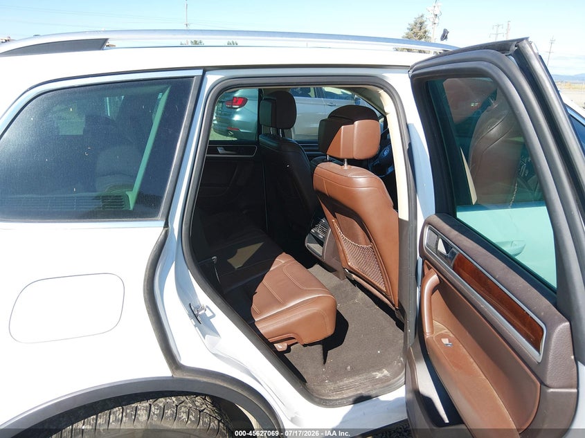 2014 Volkswagen Touareg VIN WVGEP9BP8ED014692 IAAI salvage auction — NORMAL WEAR, Peddle Clear Public-Restricted (Oregon), sold $525 on 2026-07-29 (photo 8)
