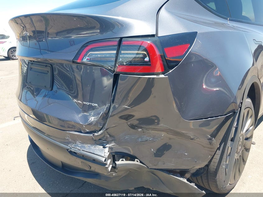 2023 Tesla Model y VIN 7SAYGDEE2PF840550 IAAI salvage auction — REAR END, Wait Title, sold $13,200 on 2026-08-31 (photo 6)