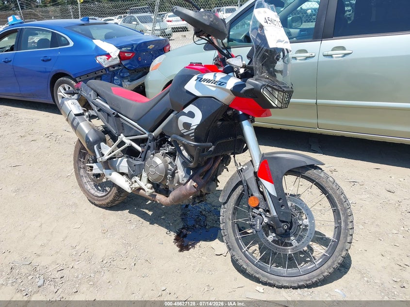2022 Aprilia Tuareg VIN ZD4XBUA09NS000495 IAAI salvage auction — UNDERCARRIAGE, Salvage Title, sold $2,700 on 2026-08-12 (photo 1)