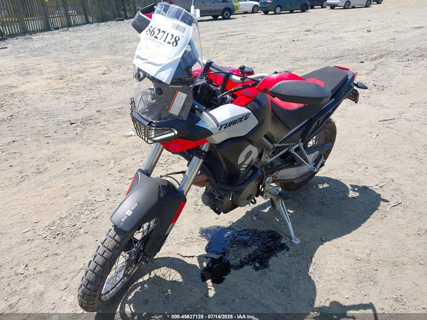 2022 Aprilia Tuareg VIN ZD4XBUA09NS000495 IAAI salvage auction — UNDERCARRIAGE, Salvage Title, sold $2,700 on 2026-08-12 (photo 2)