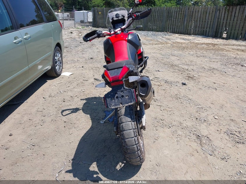 2022 Aprilia Tuareg VIN ZD4XBUA09NS000495 IAAI salvage auction — UNDERCARRIAGE, Salvage Title, sold $2,700 on 2026-08-12 (photo 6)