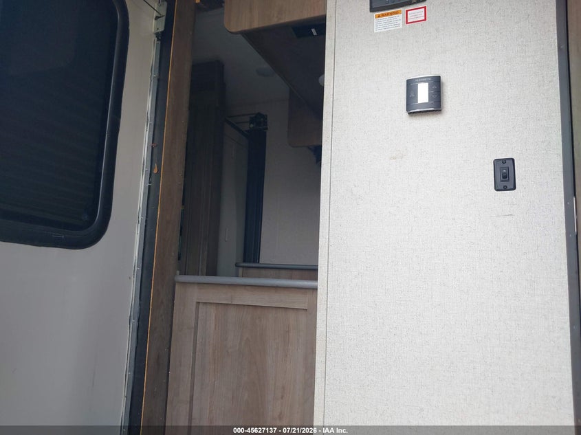 2018 Keystone rv Other VIN 4YDT30425JM941029 IAAI salvage auction — ROOF, Wait Title, sold $6,000 on 2026-09-23 (photo 5)