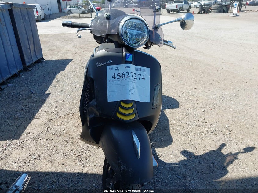 2022 Vespa - VIN ZAPMA39M0N5203355 IAAI salvage auction — LEFT & RIGHT, Salvage (California), sold $1,250 on 2026-08-11 (photo 5)