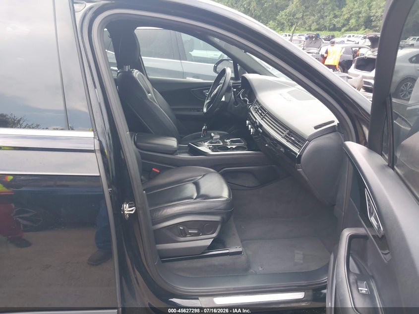 2019 Audi Q7 VIN WA1LAAF70KD013826 IAAI salvage auction — LEFT REAR, Salvage Title, sold $7,600 on 2026-08-27 (photo 5)
