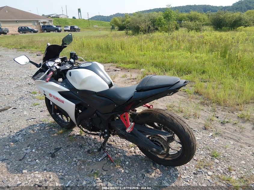 2017 Yamaha Yzf VIN MH3RH15Y6HK002714 IAAI salvage auction — LEFT & RIGHT, Salvage Title, sold $1,000 on 2026-09-02 (photo 3)