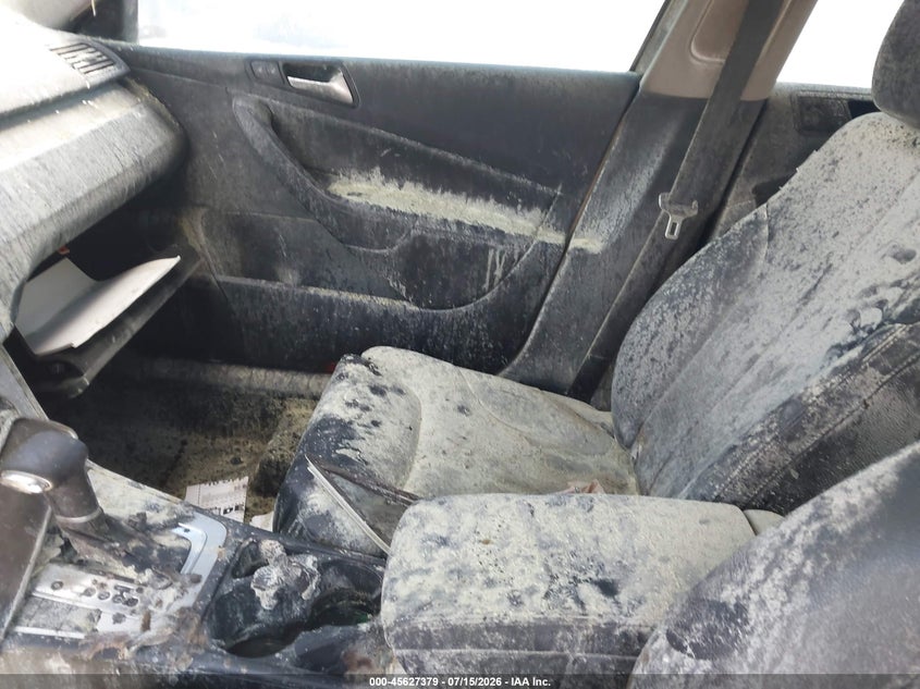 2009 Volkswagen Passat VIN WVWJK73C29P052294 IAAI salvage auction — Burn Interior, Salvage (North Carolina), sold $450 on 2026-08-13 (photo 5)