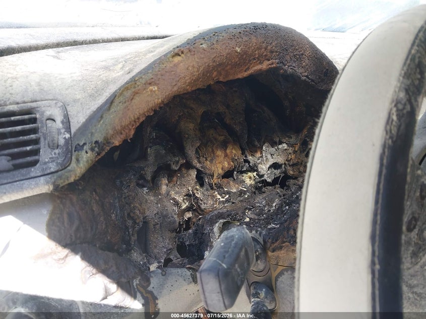 2009 Volkswagen Passat VIN WVWJK73C29P052294 IAAI salvage auction — Burn Interior, Salvage (North Carolina), sold $450 on 2026-08-13 (photo 7)