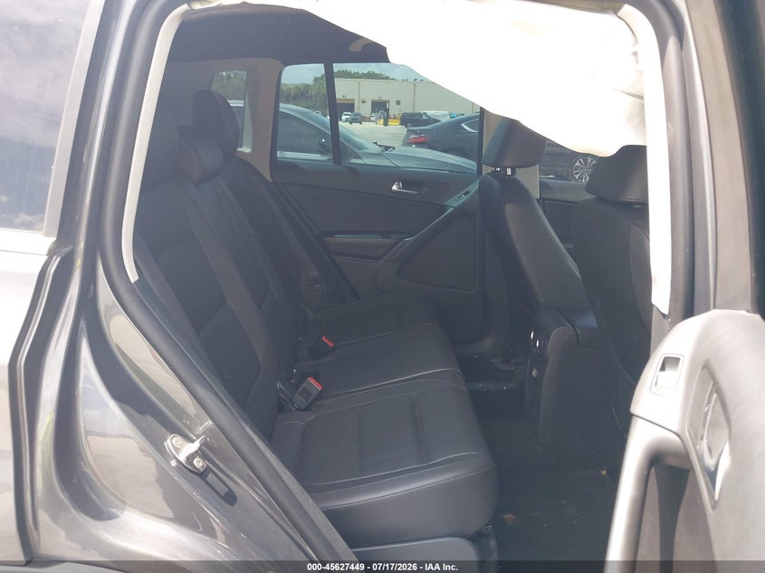 2013 Volkswagen Tiguan VIN WVGAV3AX1DW571563 IAAI salvage auction — RIGHT SIDE, Rebuildable (Florida), sold $900 on 2026-08-11 (photo 8)