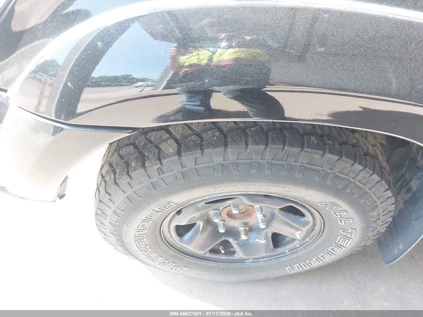 2005 Toyota Tundra VIN 5TBET34165S480544 IAAI salvage auction — NORMAL WEAR, Clear (Minnesota), sold $1,000 on 2026-07-29 (photo 6)