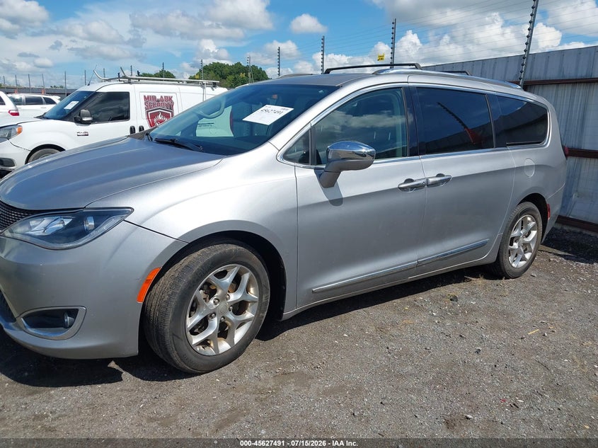2018 Chrysler Pacifica VIN 2C4RC1GG7JR320320 IAAI salvage auction — NORMAL WEAR, Salvage Title, sold $3,300 on 2026-07-18 (photo 2)