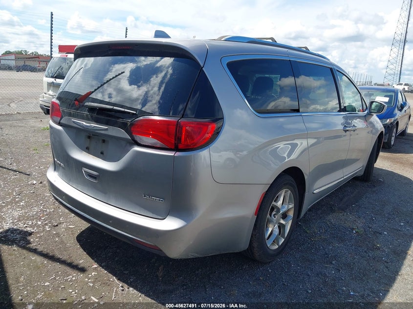2018 Chrysler Pacifica VIN 2C4RC1GG7JR320320 IAAI salvage auction — NORMAL WEAR, Salvage Title, sold $3,300 on 2026-07-18 (photo 4)