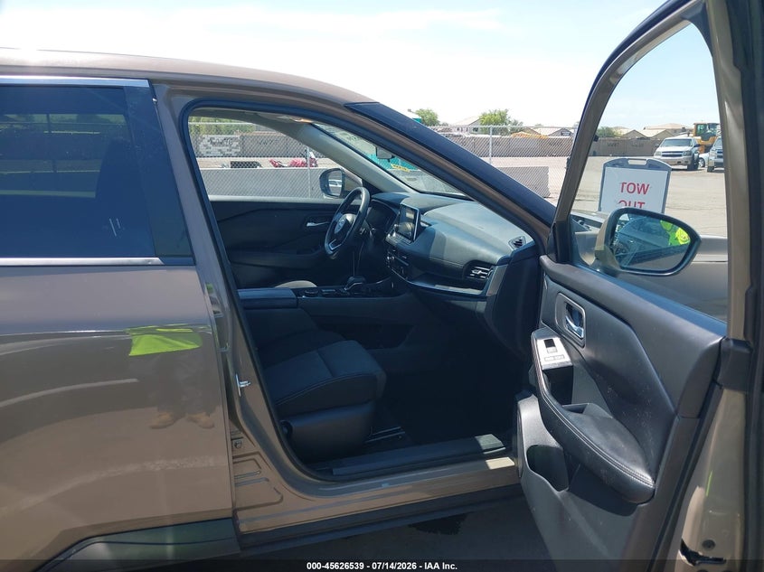 2024 Nissan Rogue VIN JN8BT3BB6RW444868 IAAI salvage auction — LEFT FRONT, Salvage Title, sold $5,700 on 2026-08-02 (photo 5)