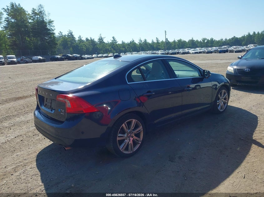 2012 Volvo S60 VIN YV1902FH7C2128173 IAAI salvage auction — NORMAL WEAR, Clear (Massachusetts), sold $850 on 2026-07-31 (photo 4)