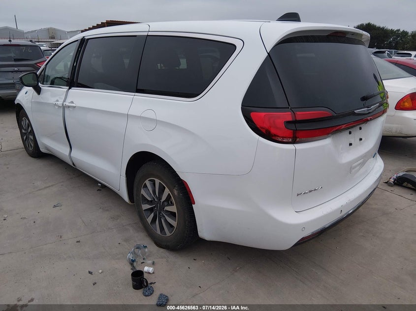 2024 Chrysler Pacifica VIN 2C4RC1S73RR153618 IAAI salvage auction — FRONT END, Salvage Title, sold $13,600 on 2026-07-18 (photo 3)