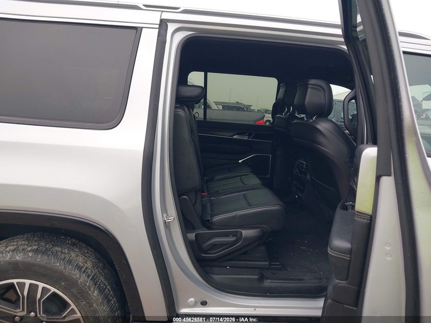 2024 Jeep Grand wagoneer VIN 1C4SJRBPXRS178147 IAAI salvage auction — FRONT END, Salvage Title, sold $17,000 on 2026-07-30 (photo 8)