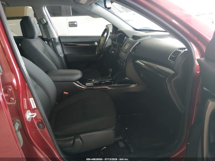 2015 Kia Sorento VIN 5XYKTDA69FG650278 IAAI salvage auction — NORMAL WEAR, Salvage Title, sold $800 on 2026-07-20 (photo 5)