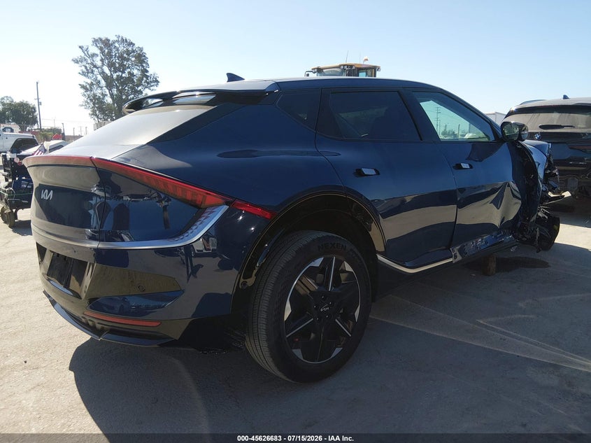 2025 Kia Ev6 VIN 5XYC34JA7SG006281 IAAI salvage auction — RIGHT SIDE, Salvage (California), sold $12,475 on 2026-09-02 (photo 4)