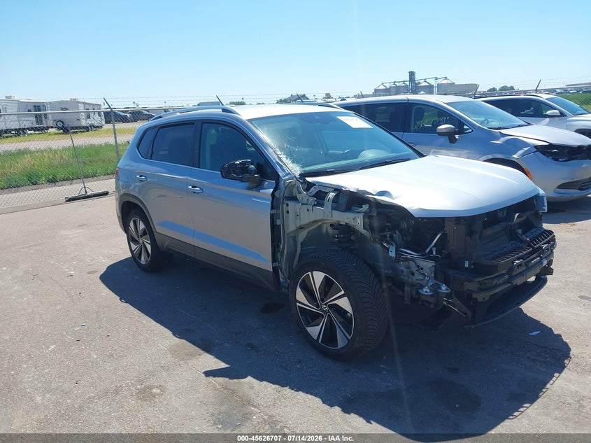 2024 Volkswagen Taos VIN 3VVUX7B22RM060894 — IAAI salvage auction photo