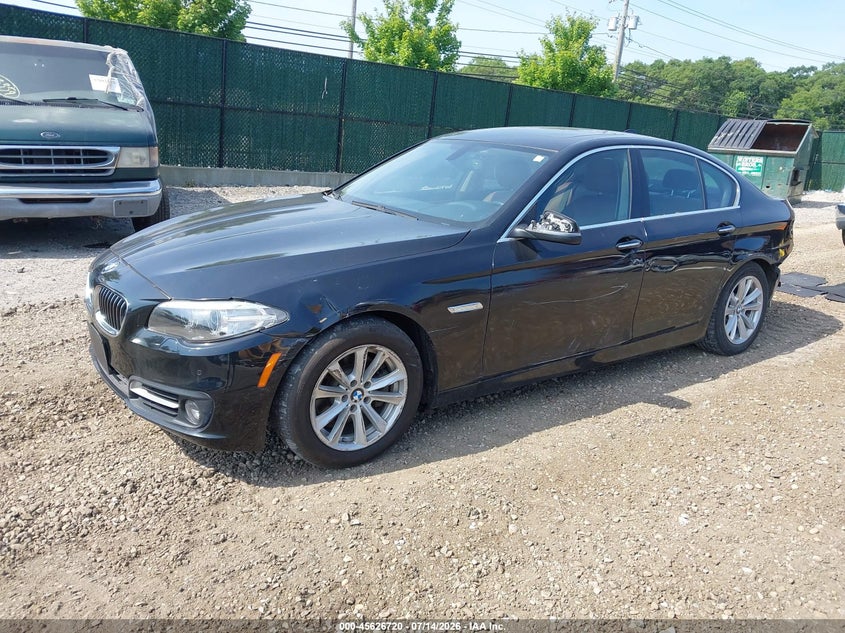 2015 BMW 5er VIN WBA5A7C57FD628963 IAAI salvage auction — REAR END, Mv-907A (New York), sold $775 on 2026-07-28 (photo 2)